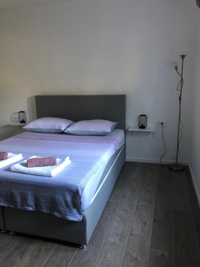 Appartamento Apartman Ana Zara Esterno foto