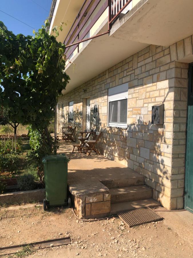 Appartamento Apartman Ana Zara Esterno foto