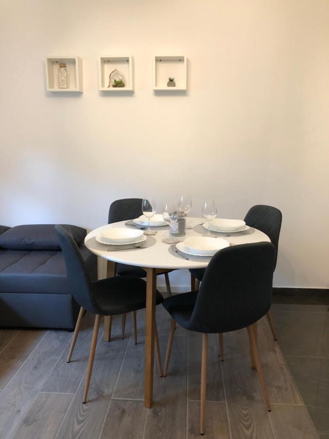 Appartamento Apartman Ana Zara Esterno foto